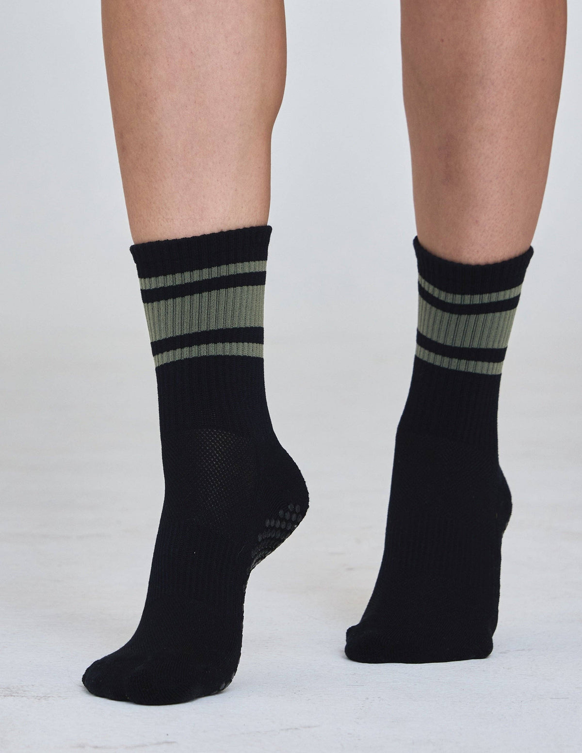The Crew Stripe Grip Sock: Off-White / Grey