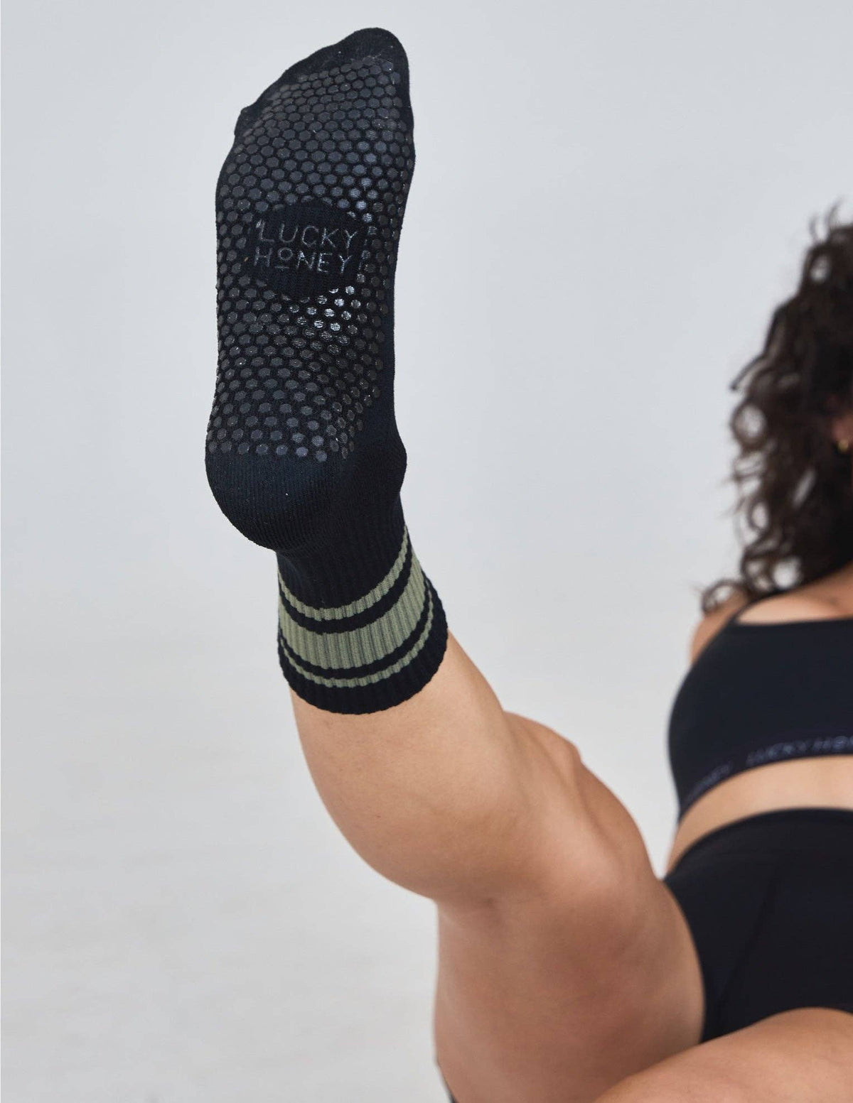 The Crew Stripe Grip Sock: Off-White / Grey