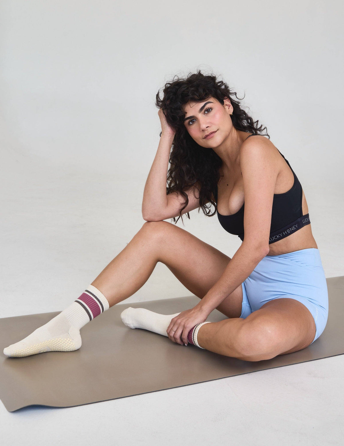 The Crew Stripe Grip Sock: Off-White / Grey