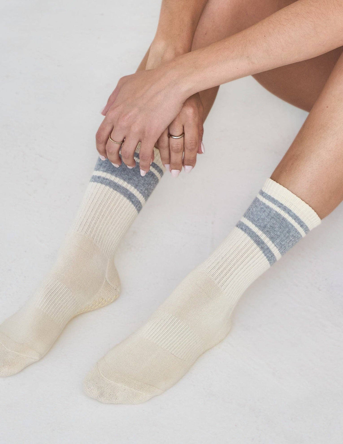 The Crew Stripe Grip Sock: Off-White / Grey